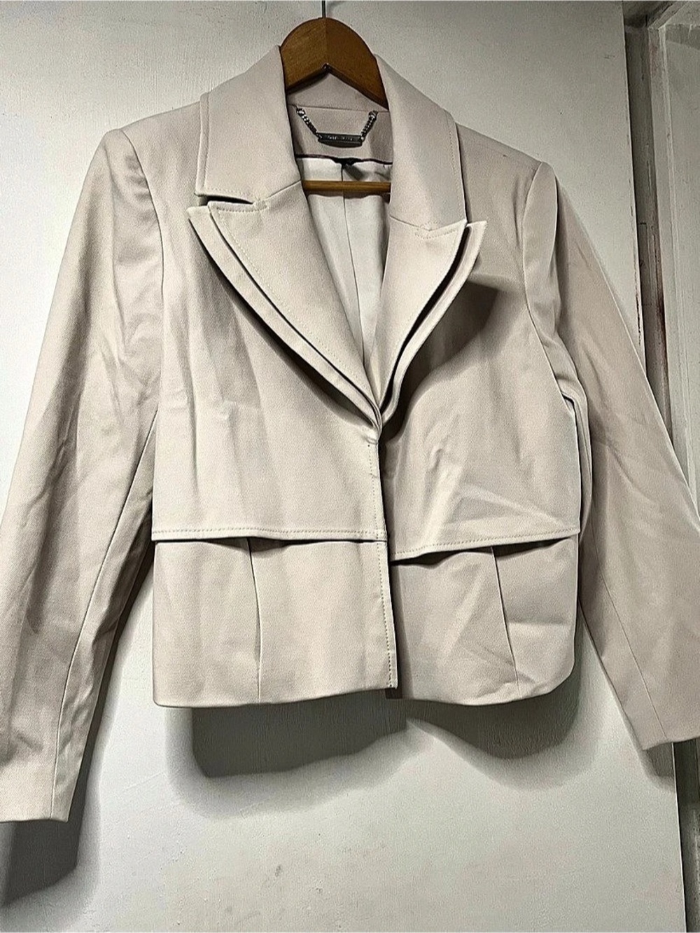 Cream Cropped Blazer Like New